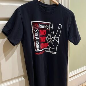 Kawhi Leonard New Balance T-Shirt | Size M